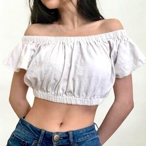URBAN OUTFITTERS® WOMEN’S OFF-THE-SHOULDER CROPPED TOP.